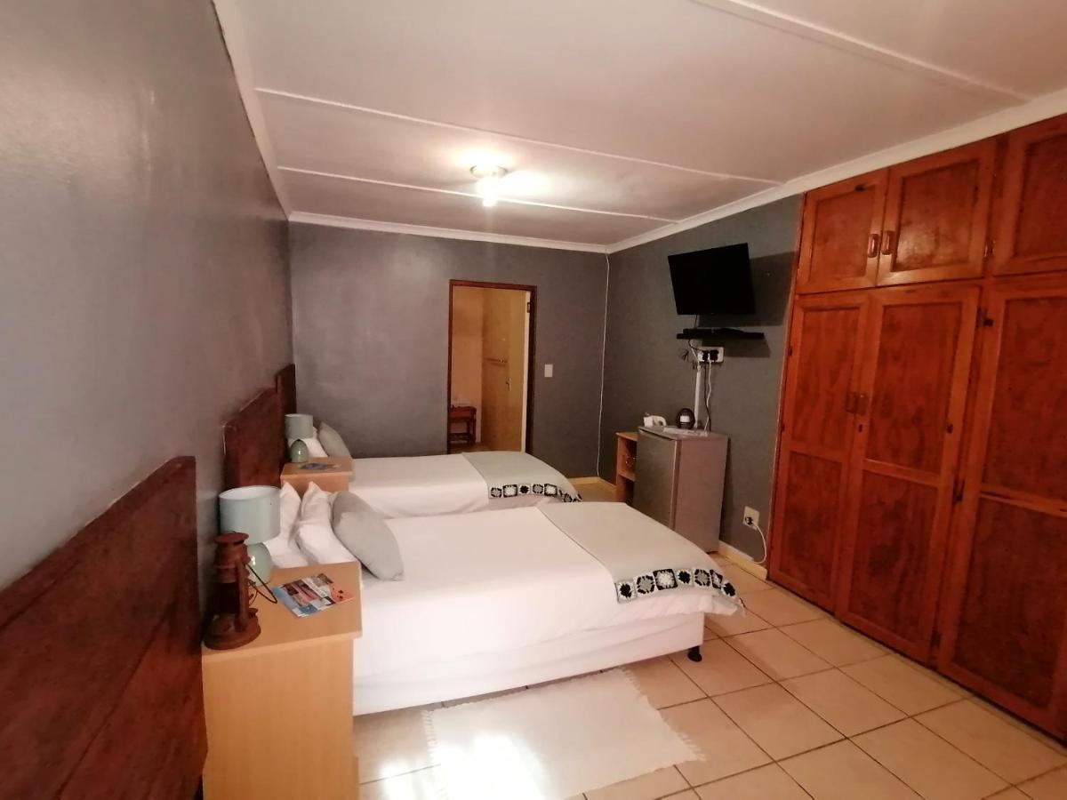 Obelix Guesthouse Luderitz Exterior photo