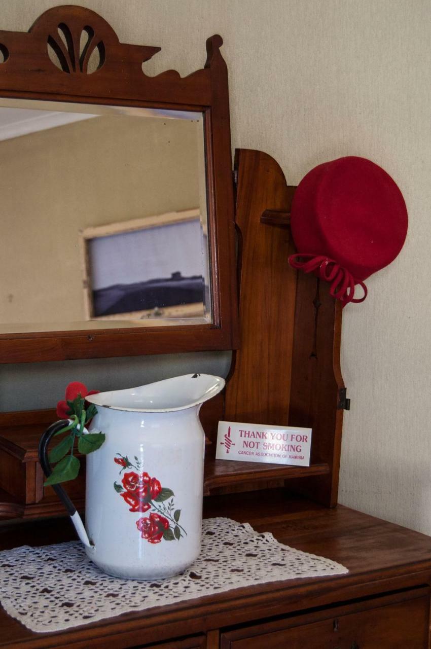 Obelix Guesthouse Luderitz Exterior photo